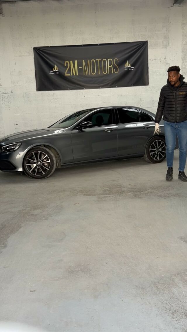 ⚜️www.2mmotors.fr
⚜️TEL 0786430214

▪️Vitres teintées 
▪️Covering du toit High-Gloss (sans peau d’orange)